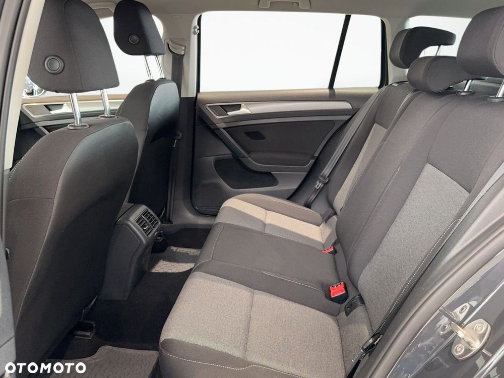 Volkswagen Golf Variant - 13
