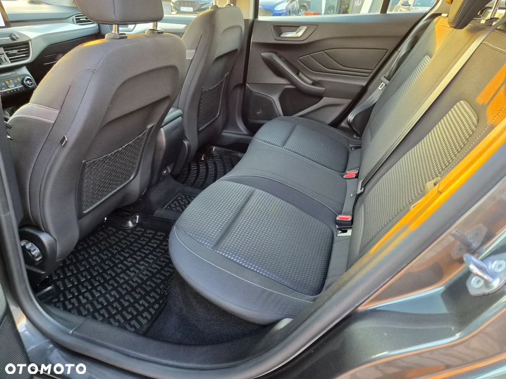 Ford Focus 1.0 EcoBoost Titanium - 10