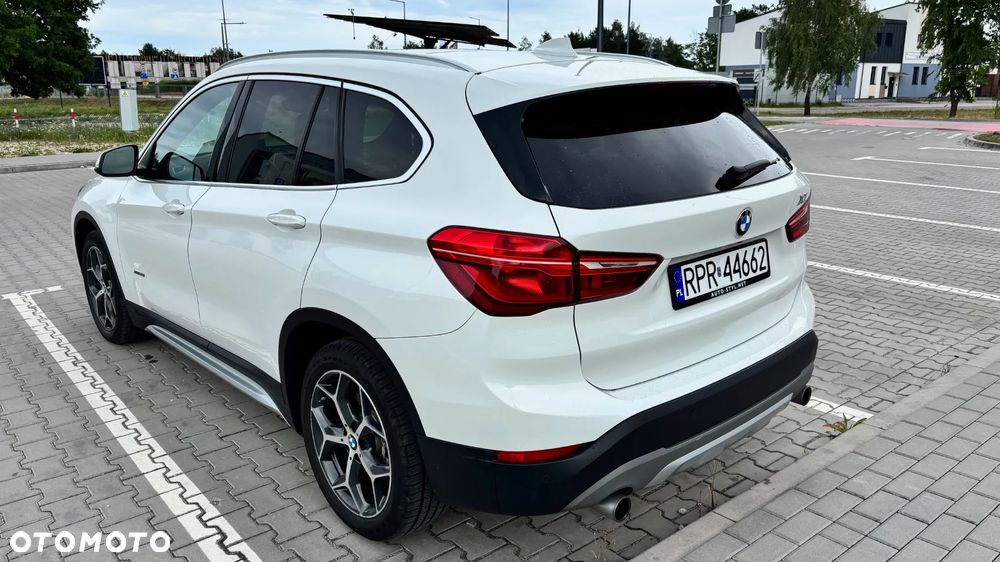 BMW X1 xDrive25i Advantage - 5