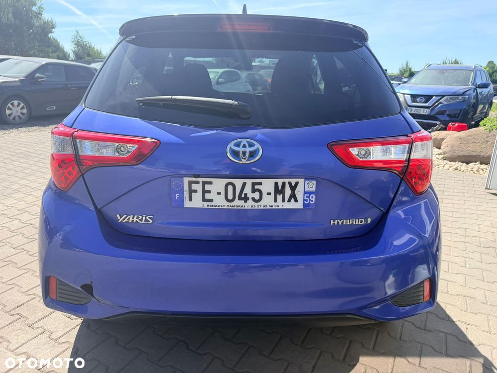 Toyota Yaris Hybrid 100 Selection Platinum - 6