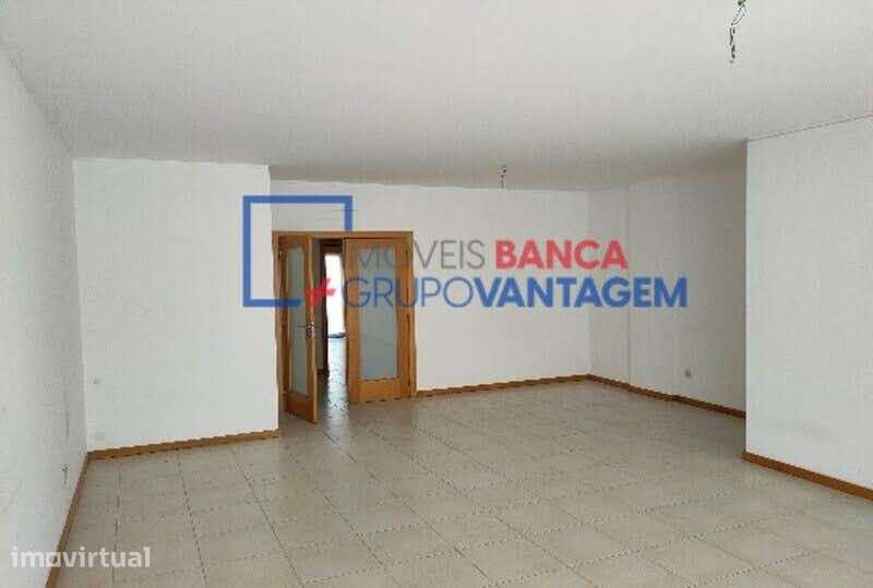 T3 situado no Pinhal Novo - Grande imagem: 2/17