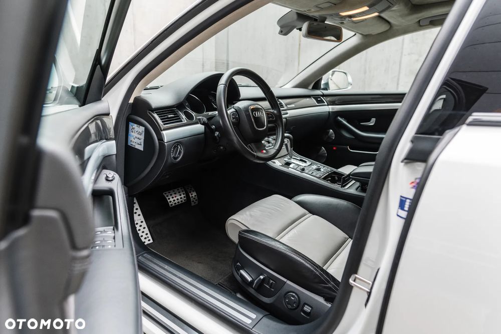 Audi S8 - 16