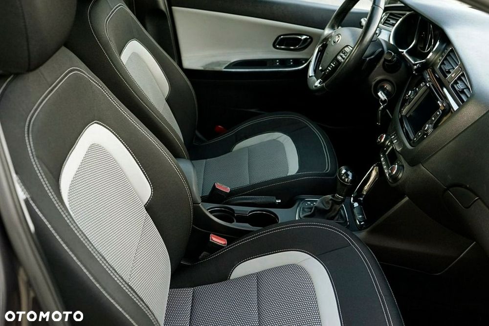 Kia Ceed - 13