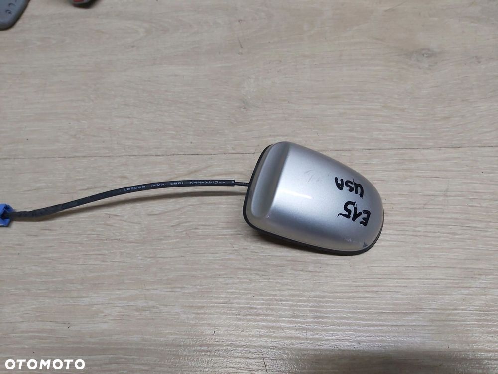 Toyota Corolla E15 antena dachowa płetwa - 2