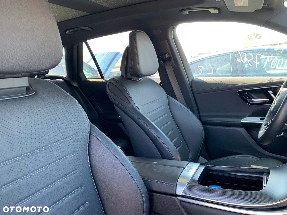 Mercedes-Benz GLC 300 4Matic 9G-TRONIC Avantgarde Advanced - 16