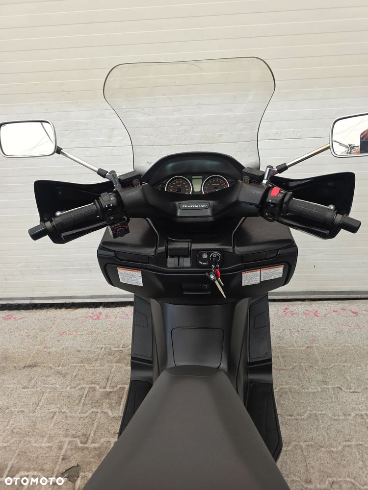 Suzuki Burgman - 27