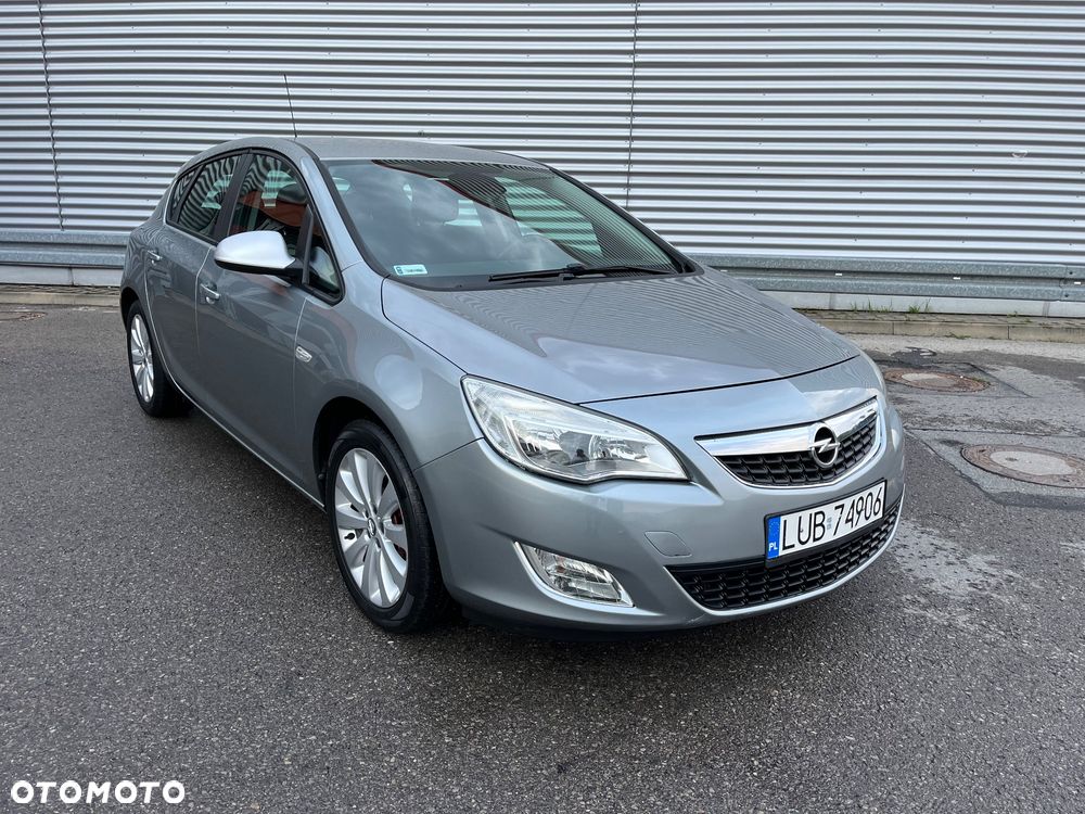 Opel Astra 1.6 Edition - 11