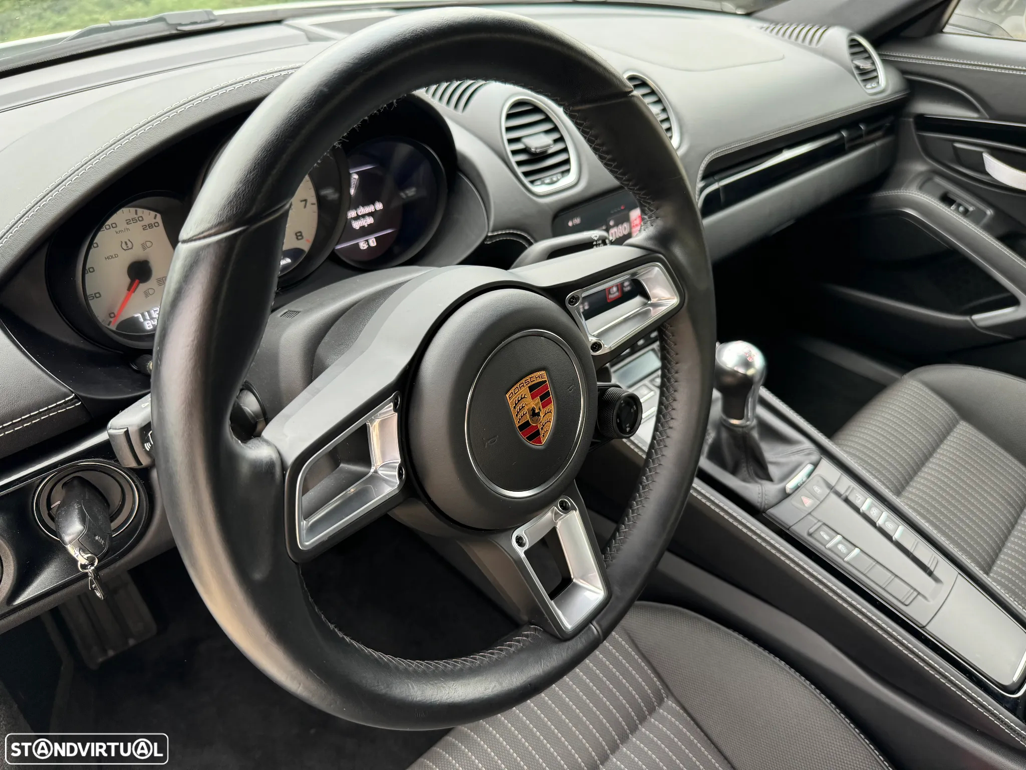 Porsche 718 Cayman T - 19