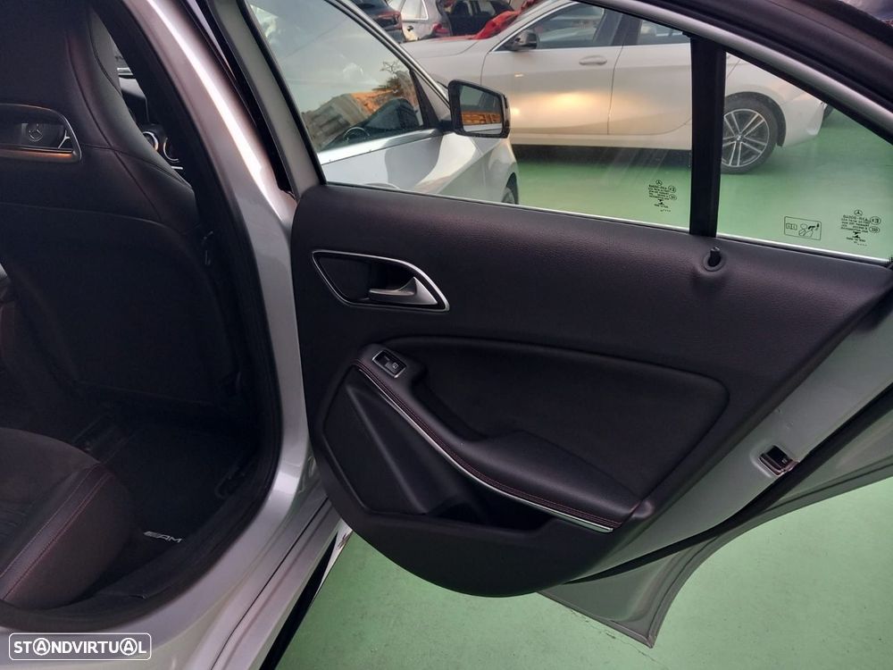 Mercedes-Benz A 180 d AMG Line - 19