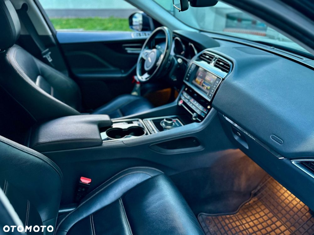 Jaguar F-Pace 20d AWD Prestige - 19