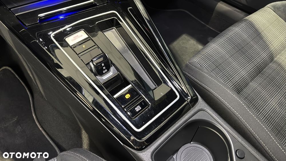 Volkswagen Golf - 16