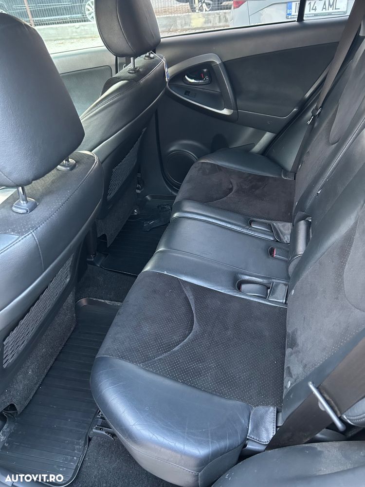 Toyota RAV4 - 9