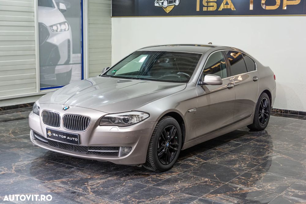 BMW Seria 5 525d xDrive - 10