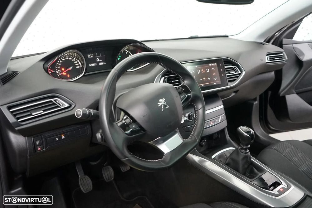 Peugeot 308 1.2 PureTech Allure Pack - 16
