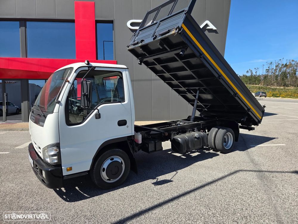 Isuzu Npr85 tribasculante 3500kgs - 2
