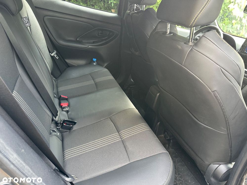 Toyota Yaris Cross - 18