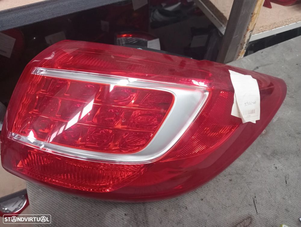 Farolim stop painel direito Kia Sportage 10 - / 924061W0 - 1