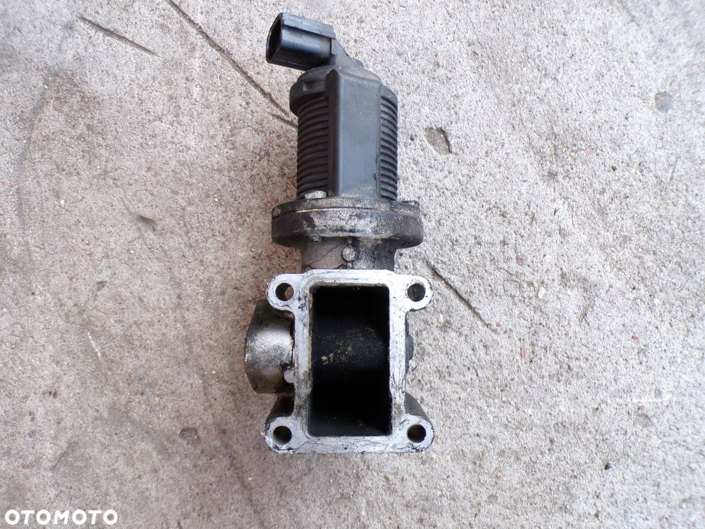 ZAWÓR EGR ALFA ROMEO 159 OPEL VECTRA C ZAFIRA 1.9 16V JTDM CDTI 55204250 - 2