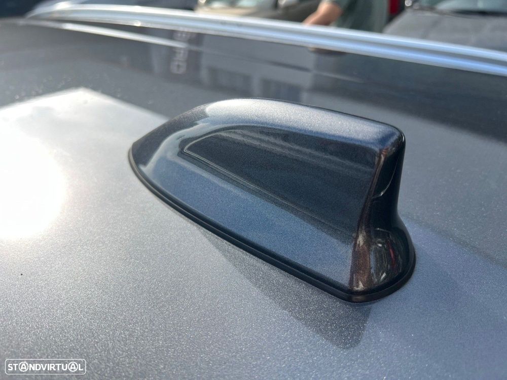 Toyota Corolla Touring Sports - 25