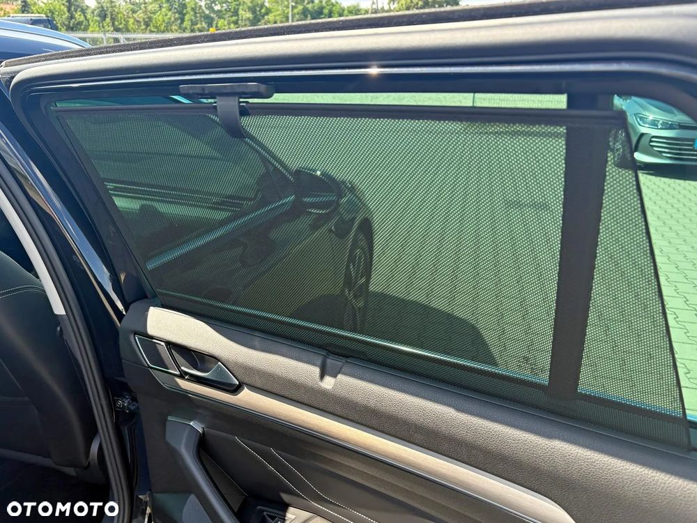 Volkswagen Passat Variant 2.0 TDI Elegance DSG - 35