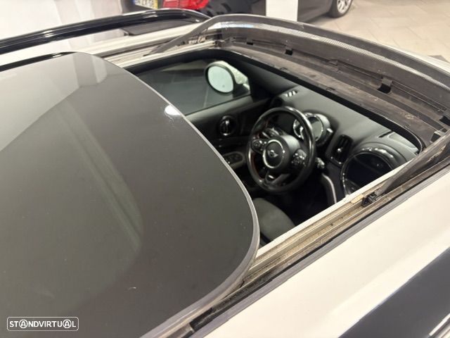 MINI Countryman Cooper SE ALL4 Auto - 31