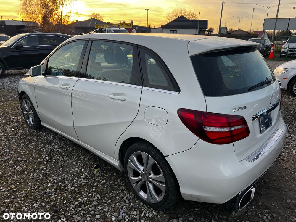 Mercedes-Benz Klasa B 250 4-Matic - 4