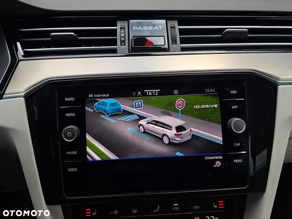 Volkswagen Passat 2.0 TDI Elegance DSG - 29