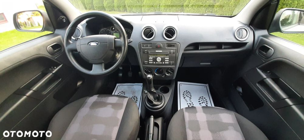 Ford Fusion - 25