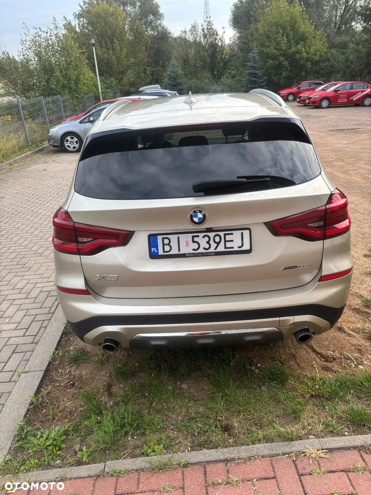 BMW X3 xDrive30i Luxury Line - 4
