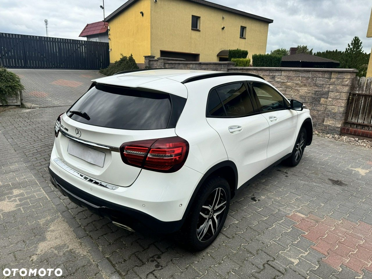 Mercedes-Benz GLA 200 7G-DCT - 5