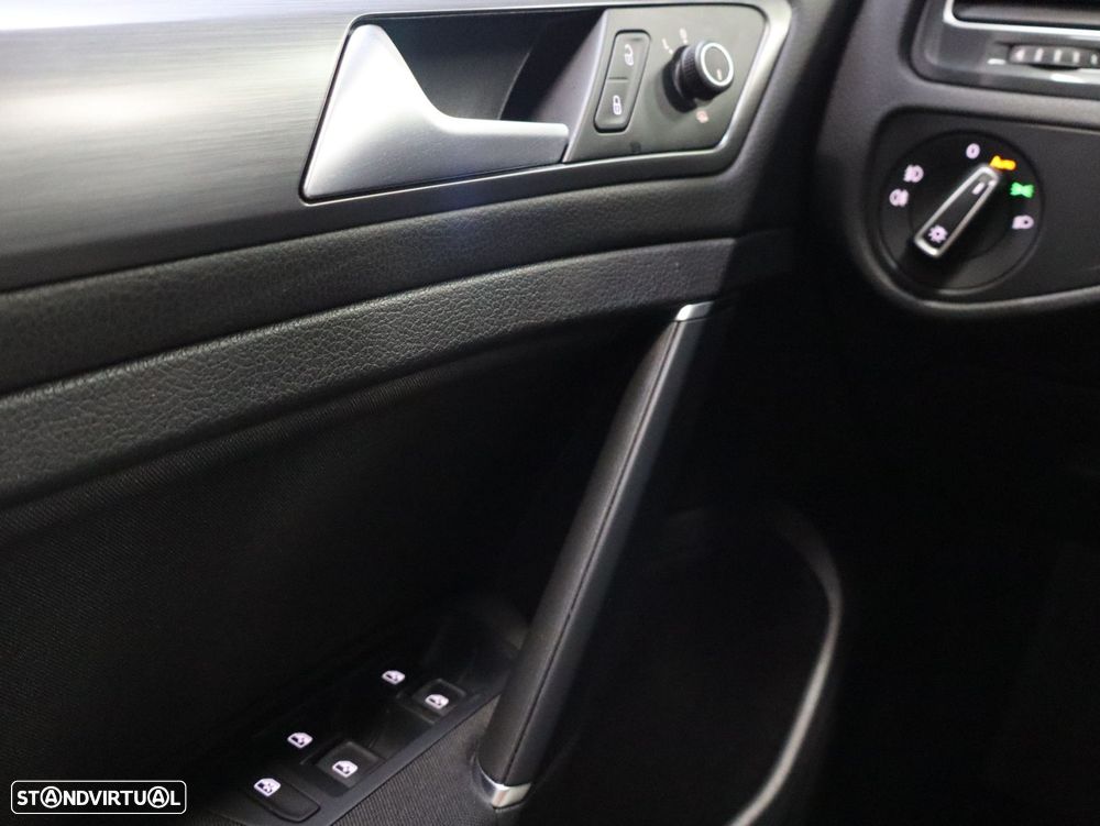 VW Golf Variant 1.6 TDi Confortline - 17