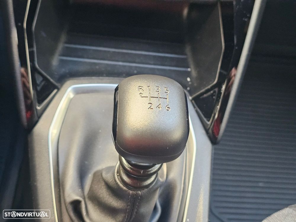 Peugeot 2008 1.2 PureTech Active Pack - 28