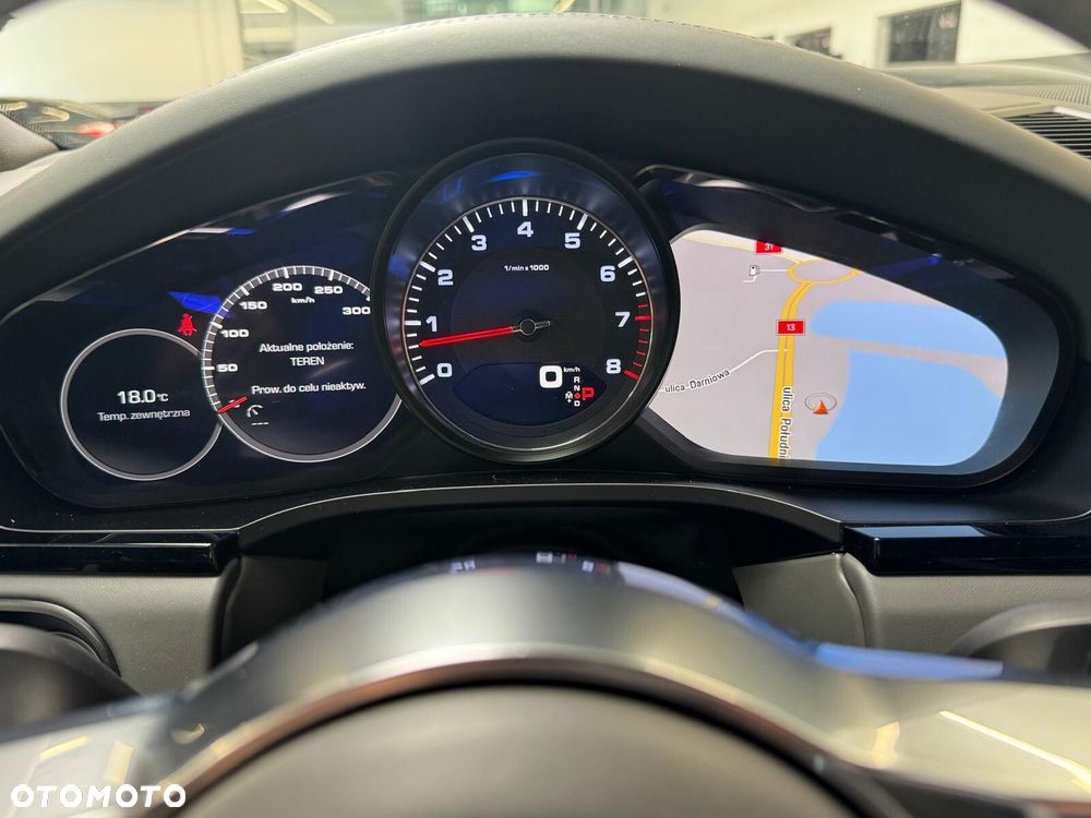 Porsche Cayenne - 16