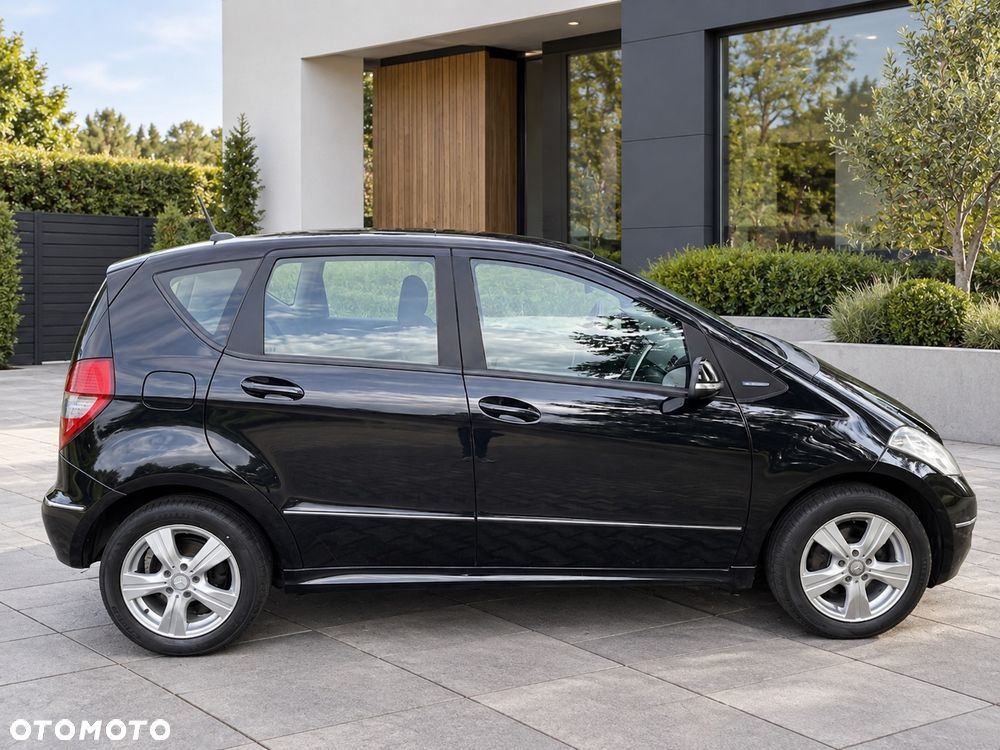Mercedes-Benz A-Class 2010 photo 4