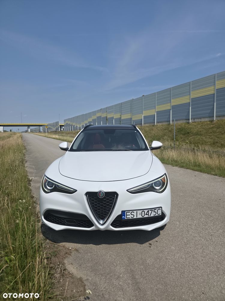 Alfa Romeo Stelvio - 2