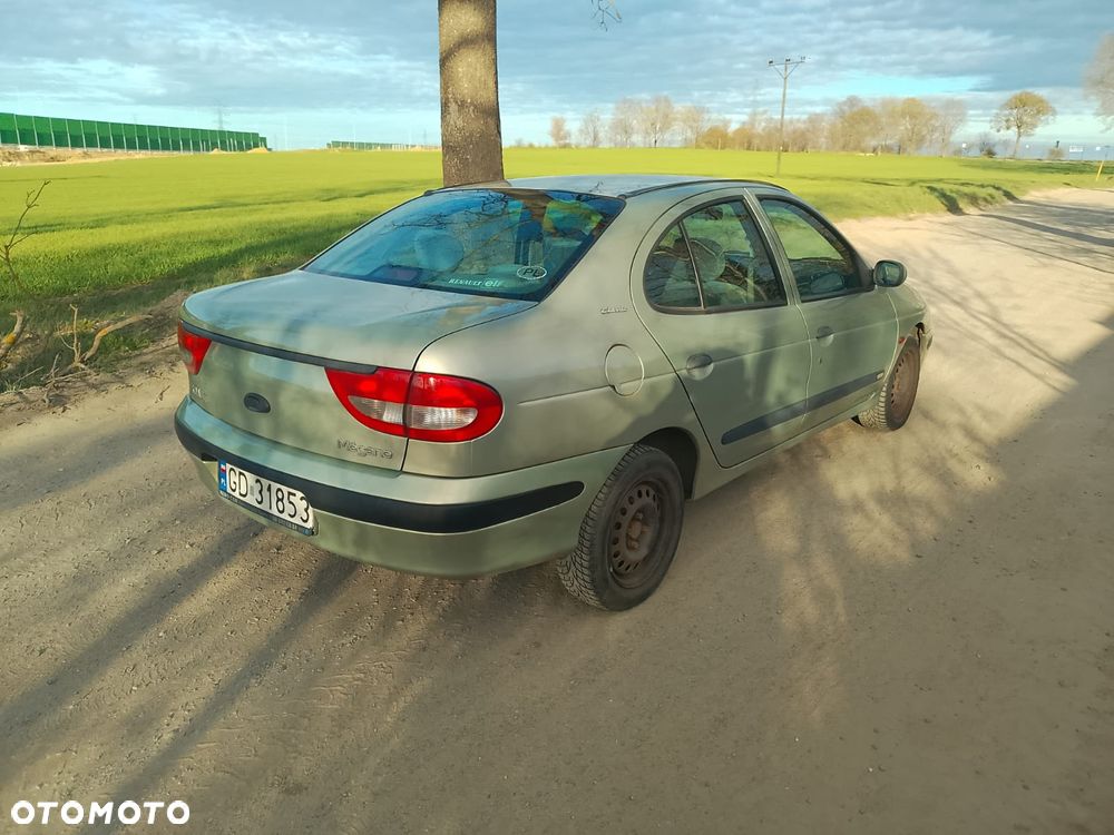 Renault Megane 1.4 16V Fidji - 1