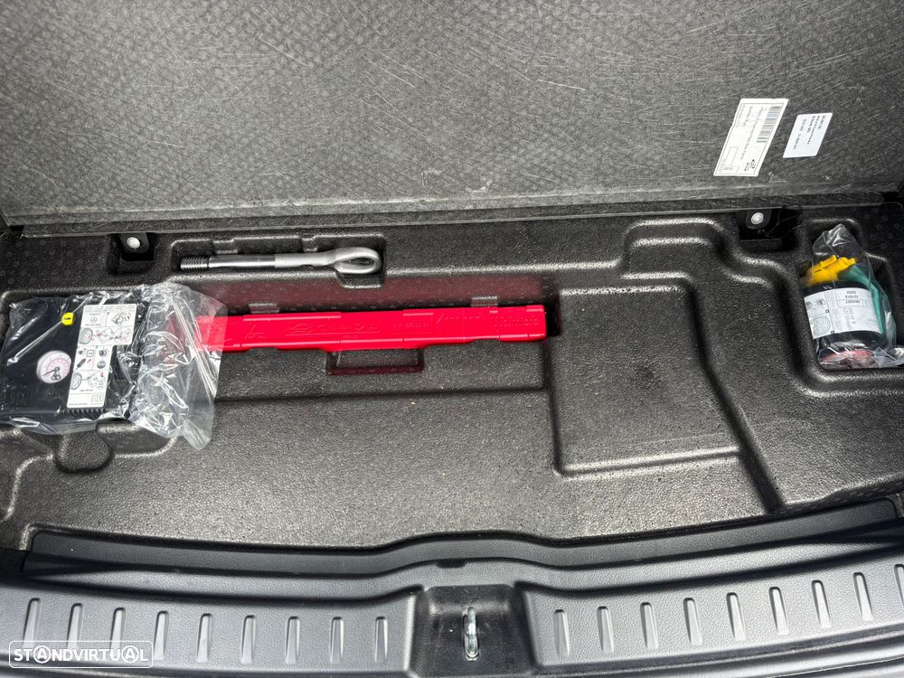 Mercedes-Benz EQA 250+ - 23