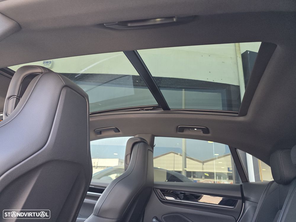 Porsche Macan Electric - 23