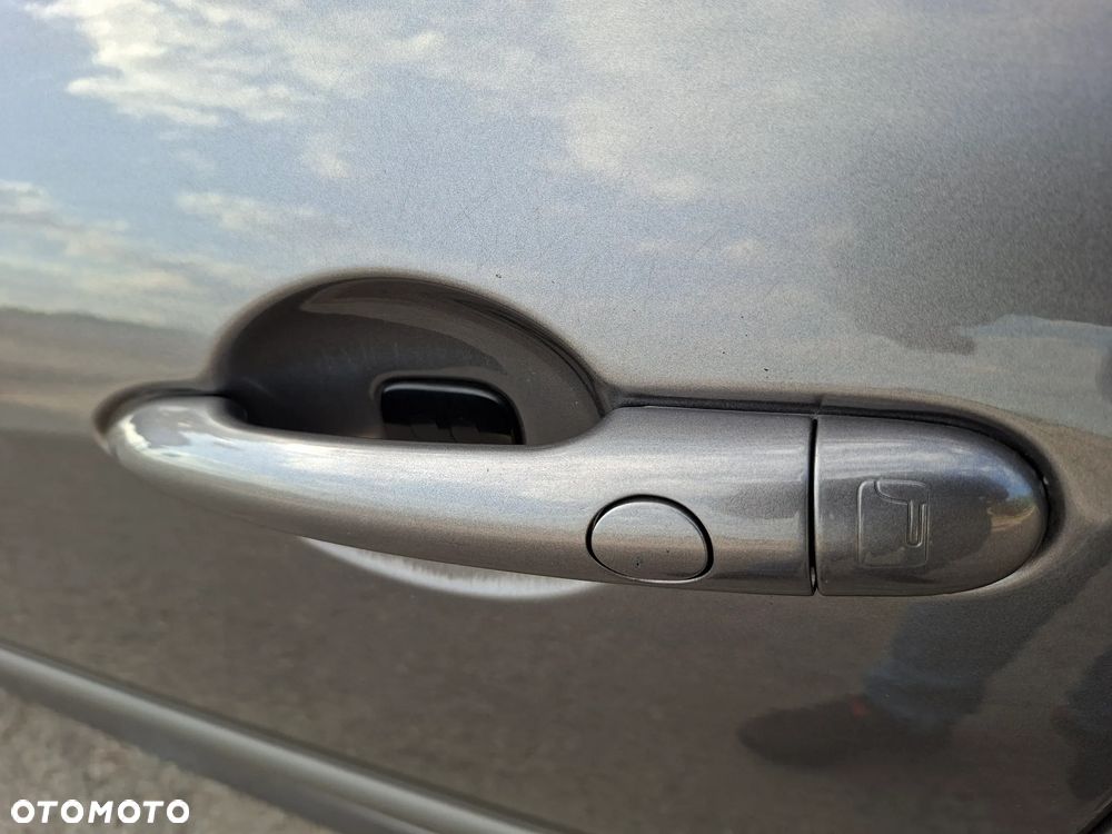 Renault Laguna ENERGY dCi 175 FAP Start & Stop GT - 6