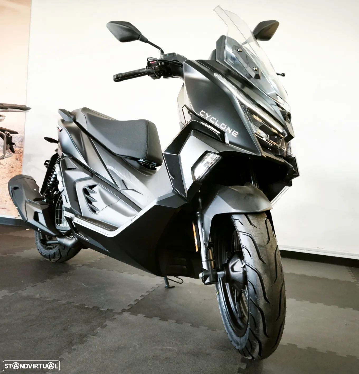 Cyclone 125 Scooter - 1