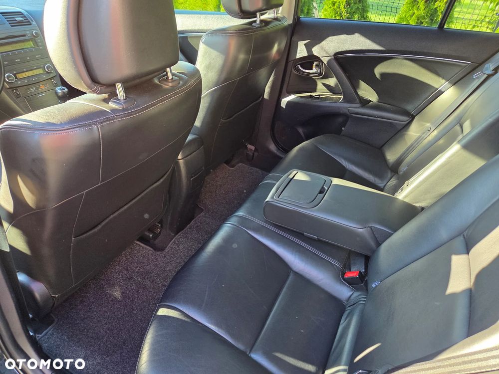 Toyota Avensis 1.8 Premium - 10