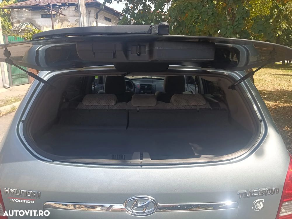 Hyundai Tucson 2.0 4WD GLS - 11
