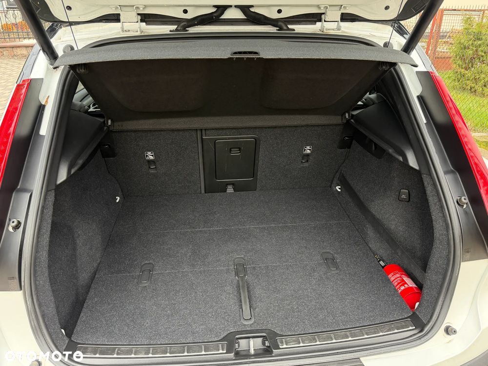 Volvo XC 40 T5 AWD Geartronic R-Design - 34