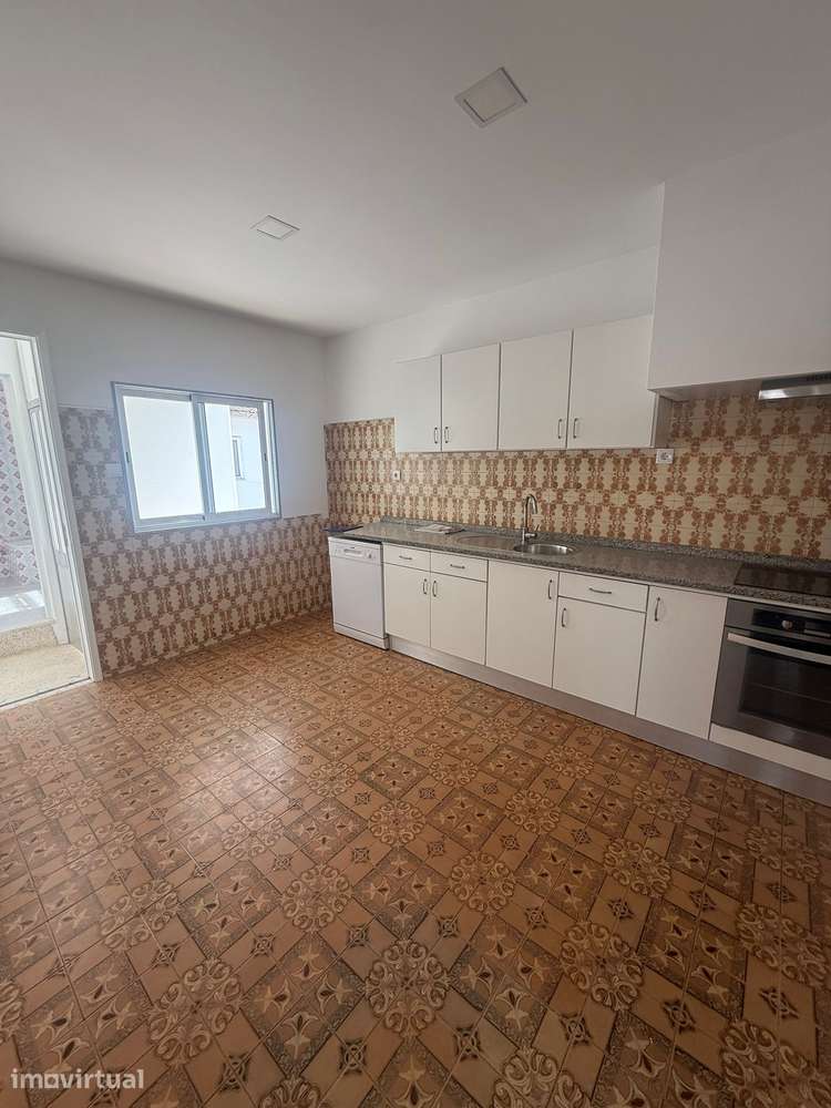 Andar moradia T2 no 1.º Piso com Terreno Privativo - CO - Grande imagem: 5/9