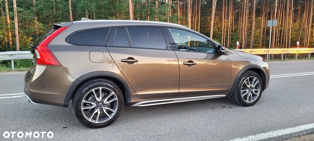 Volvo V60 Cross Country - 5