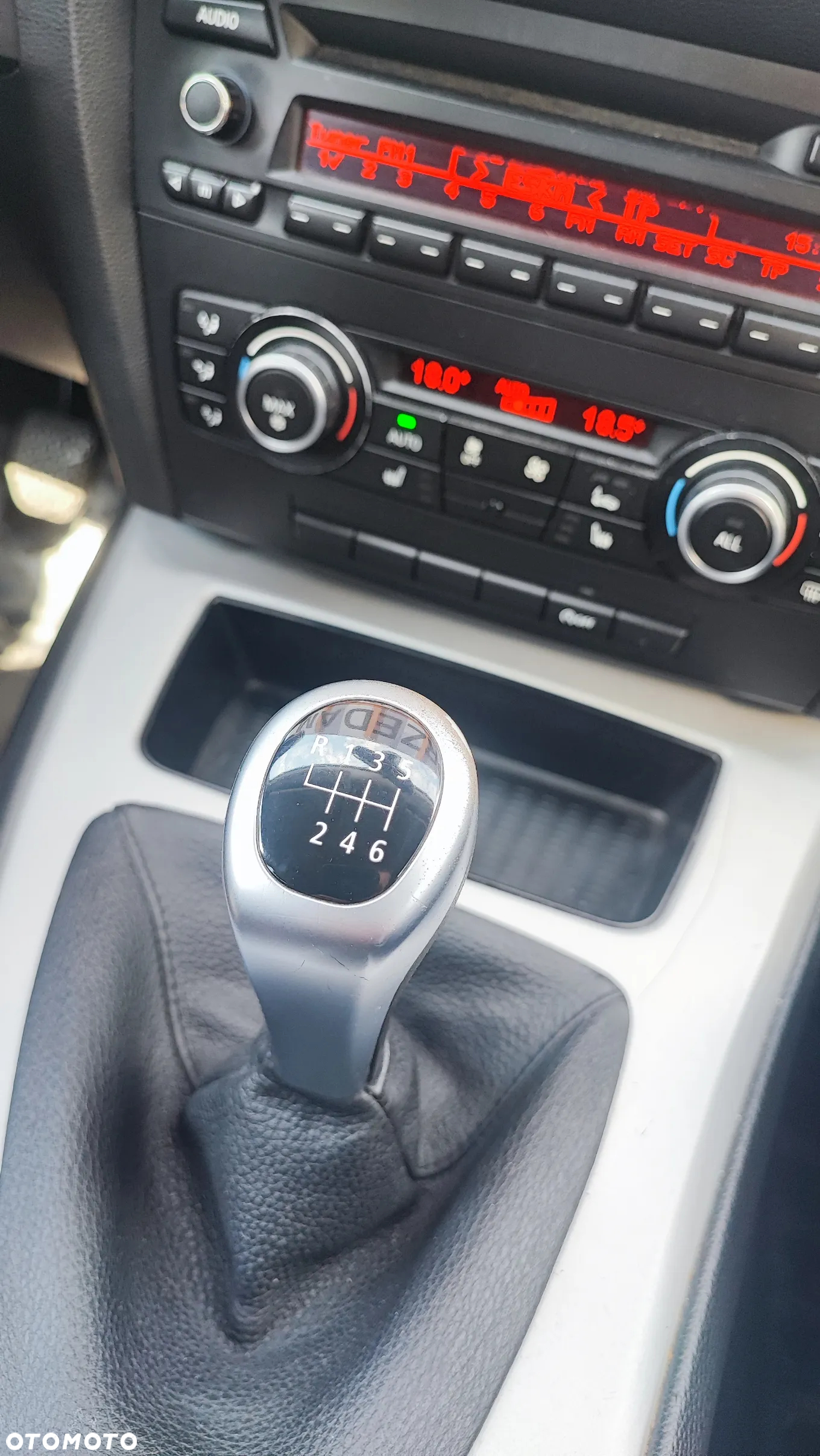 BMW Seria 3 318i Touring - 29