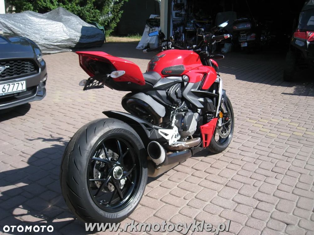 Ducati Streetfighter V2 - 3