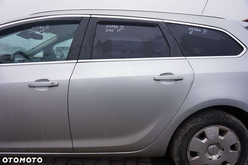 DRZWI TYLNE LEWE ASTRA IV J KOMBI Z176  SREBRNY OPEL 2009-2015 - 1