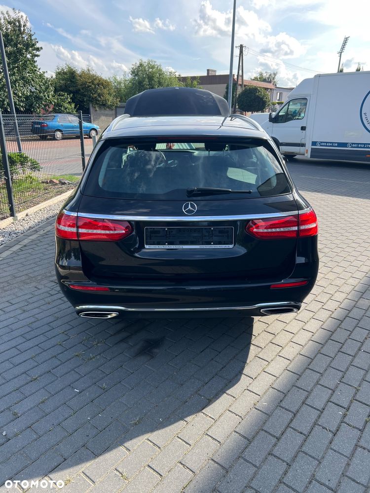 Mercedes-Benz Klasa E 200 9G-TRONIC Exclusive - 3