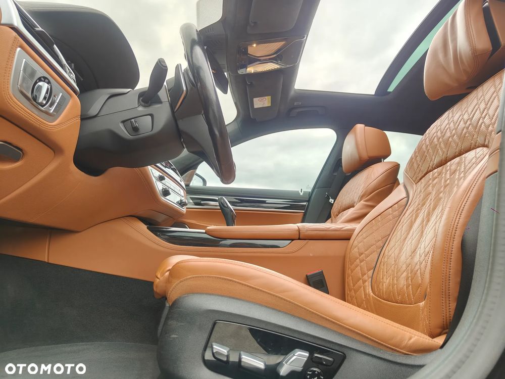 BMW Seria 7 740d xDrive - 22